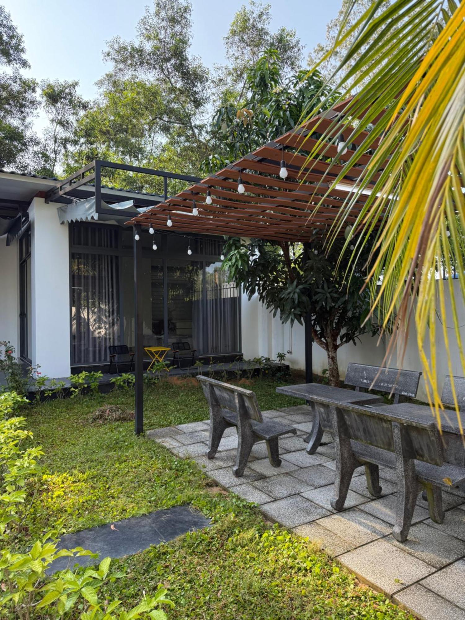 Halona Homestay